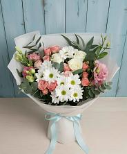 Букет цветов из:  Розы, Лизиантусы и Хризантемы в Чернышковский