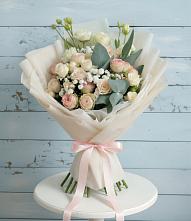 Букет цветов из:  Розы и Лизиантусы в Чернышковский
