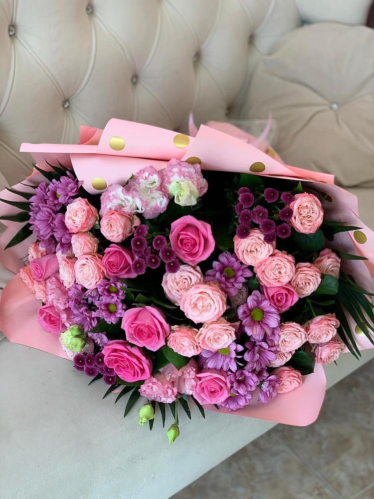 Букет цветов из: Хризантемы, Розы и Лизиантусы в Чернышковский