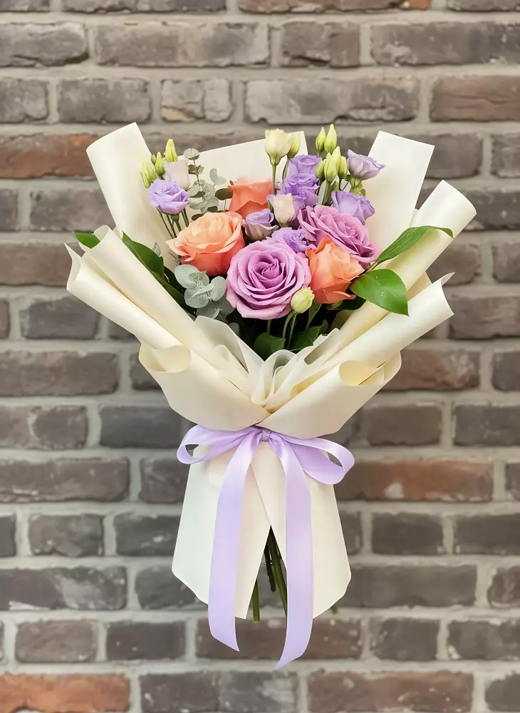 Букет цветов из: Лизиантусы и Розы в Чернышковский