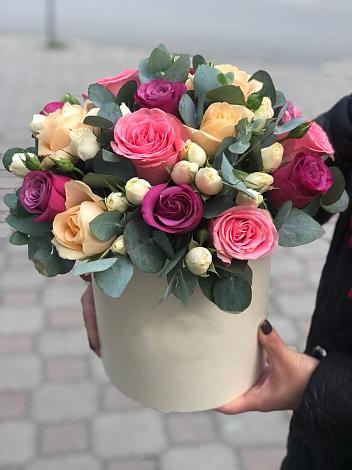 Цветочная композиция из Розы в шляпной коробке в Чернышковский