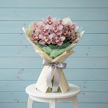 Букет цветов из:  Орхидеи и Розы в Чернышковский
