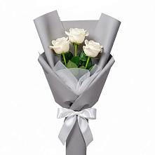 Букет 3 белые розы в Чернышковский