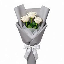 Букет 3 белые розы в Чернышковский