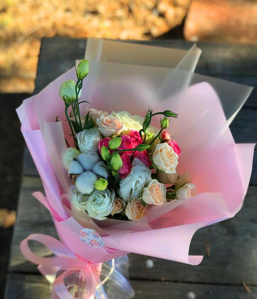 Букет цветов из: Розы и Лизиантусы в Чернышковский