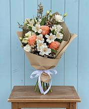 Букет цветов из:  Альстромерии, Лизиантусы, Розы и Хризантемы #REPLACE_PRED# Чернышковский