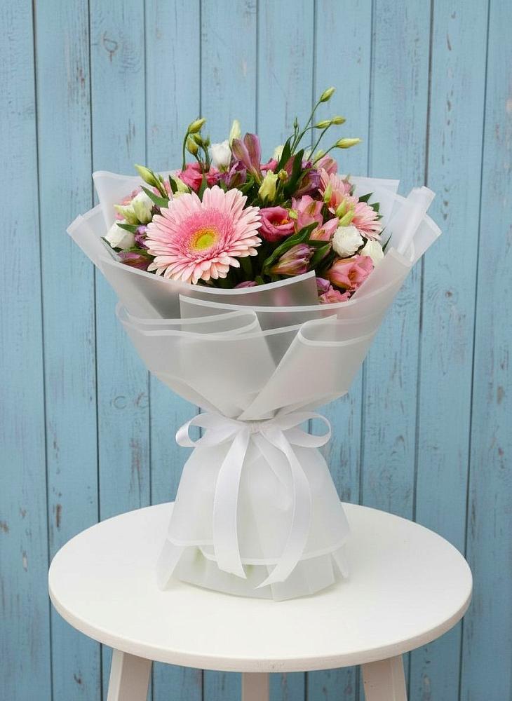 Букет цветов из: Герберы, Альстромерии и Лизиантусы в Чернышковский