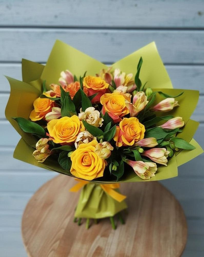 Букет цветов из: Альстромерии и Розы в Чернышковский
