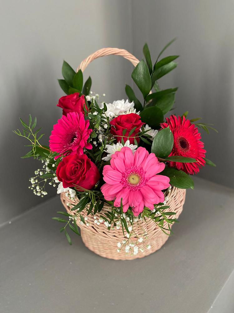Цветочная композиция из Розы, Хризантемы и Герберы в корзине в Чернышковский