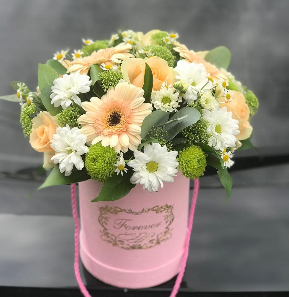 Цветочная композиция из Розы, Герберы и Хризантемы в шляпной коробке в Чернышковский