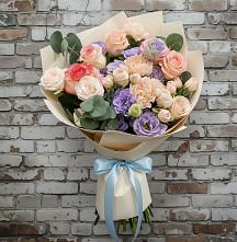 Букет цветов из:  Розы, Лизиантусы и Гвоздики в Чернышковский